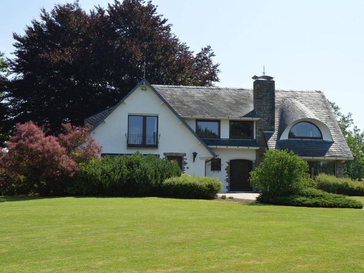 Elegant Villa In Stavelot With Fitness Playroom Eksteriør billede