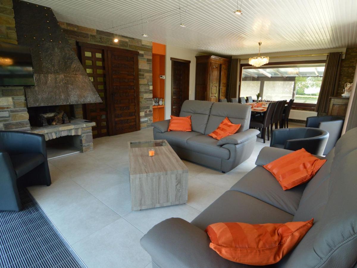 Elegant Villa In Stavelot With Fitness Playroom Eksteriør billede
