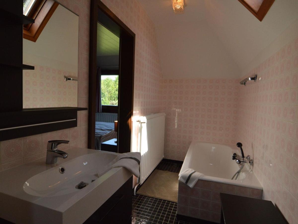 Elegant Villa In Stavelot With Fitness Playroom Eksteriør billede